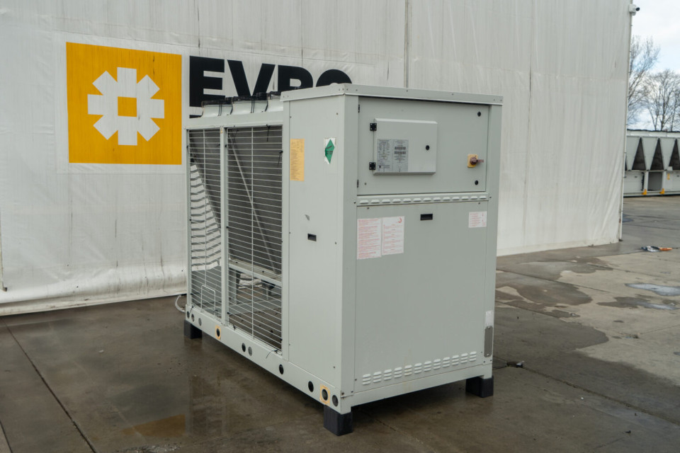Neuer luftgekühlter Kaltwassersatz / Wärmepumpe Climaveneta NR N LN CA 0262P, 70.25 kW