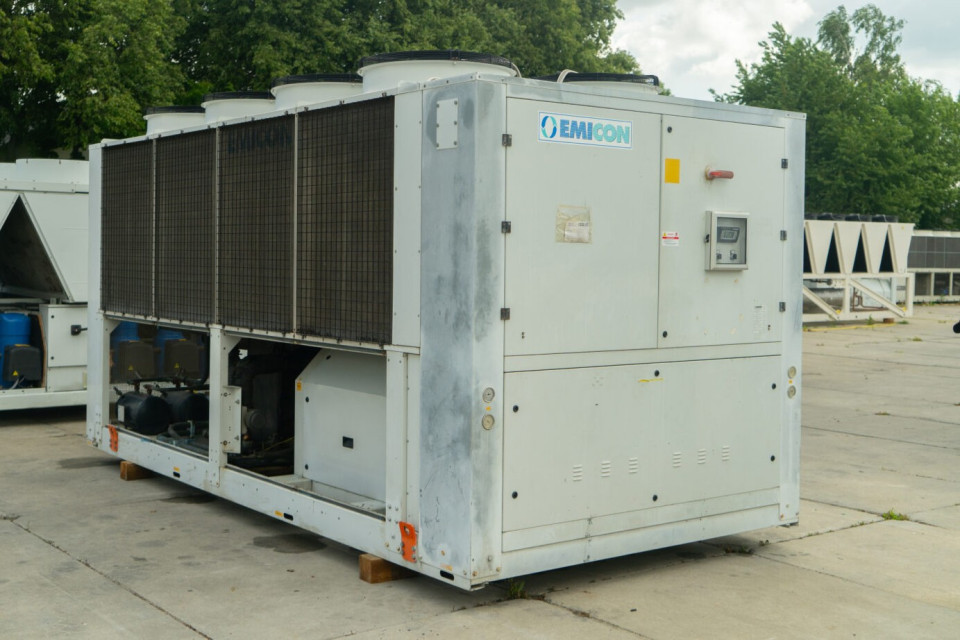 Used air-cooled chiller / heat pump Emicon PAE 4902 S KC, 488 kW