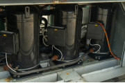 Used air-cooled chiller / heat pump Emicon PAE 4902 S KC, 488 kW
