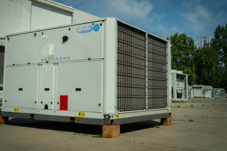Used air-cooled chiller Carrier 30RA 090 B0723 PEE, 89 kW