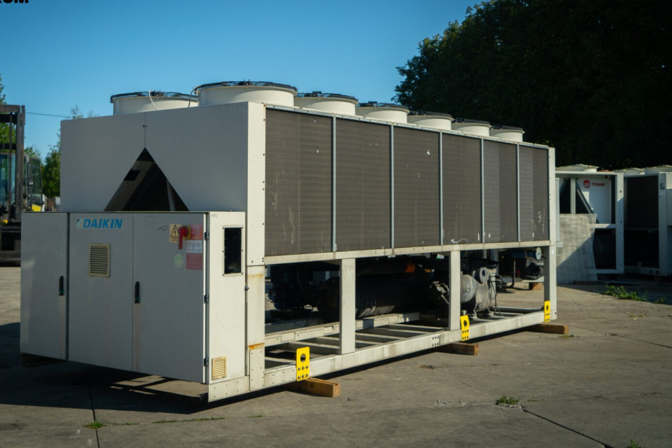 Used air-cooled chiller Daikin EWAD460BZSS001, 459 kW