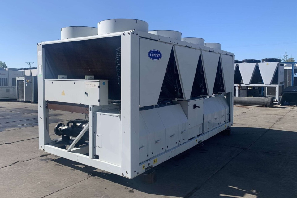 Used air-cooled chiller / heat pump Carrier 30RQ0522 0157 PEE, 465 kW