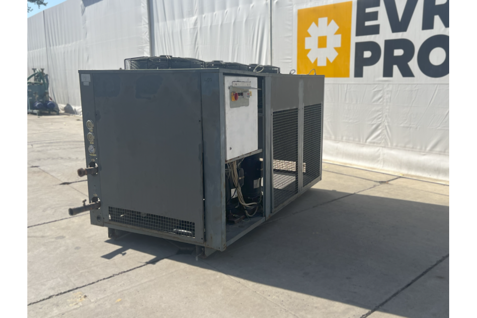 Used air-cooled chiller National Lab, 67 kW