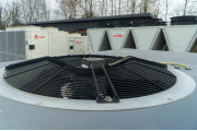 Gebrauchter luftgekühlter Kaltwassersatz / Wärmepumpe Ciat AQUACIAT2 ILDC 240V, 61.5 kW