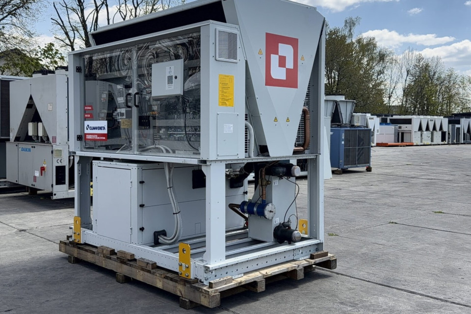 New air-cooled chiller Climaveneta FX G04 A 0751, 112 kW