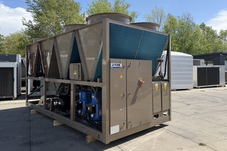 Outlet air-cooled chiller / heat pump York YCPB 420, 364 kW