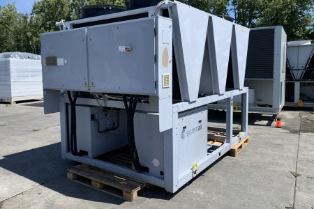 Outlet air-cooled chiller Systemair SYSCROLL 240 AIR CO E COAT, 238.1 kW