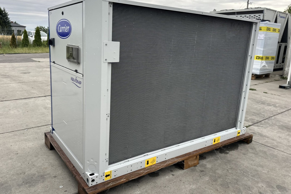 New air-cooled chiller Carrier 30RB 050R 0196, 52.9 kW