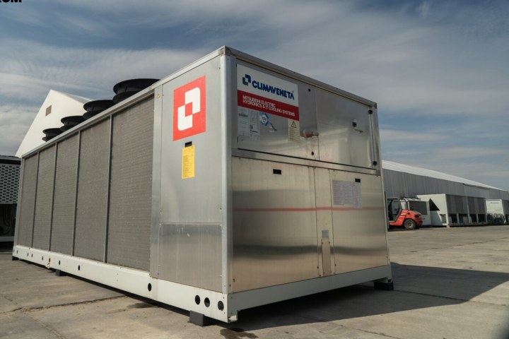 New chillers from stock